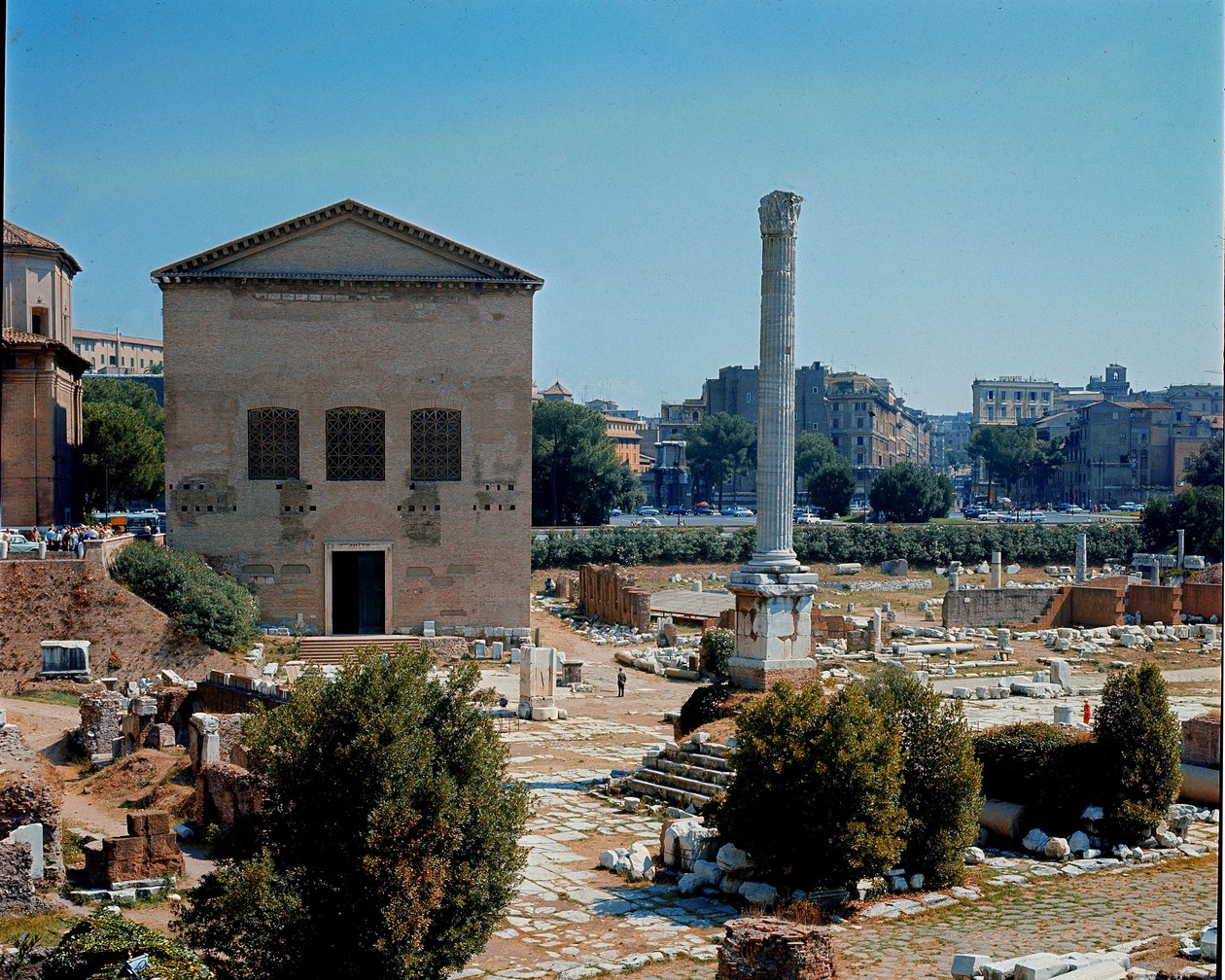 Forum Romanum: utsikt över mötesplatsen Curia (curia) för senaten. 1:a århundradet f.Kr. Rom av Roman