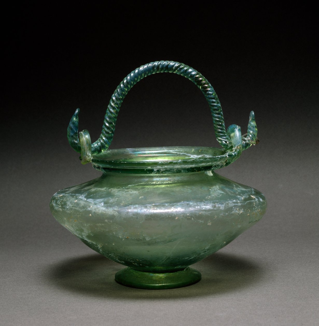 Romersk konst: bikonisk vas. 1:a århundradet e.Kr. Från La Antigua Diam. 12 cm National Museum of Roman Art Merida, Spanien av Roman