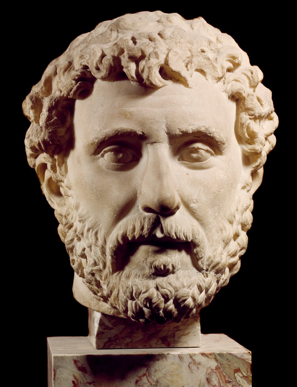 Romersk konst: byst av den romerska brantare Antoninus Pius (138-161 e.Kr.) Paris, Louvren av Roman