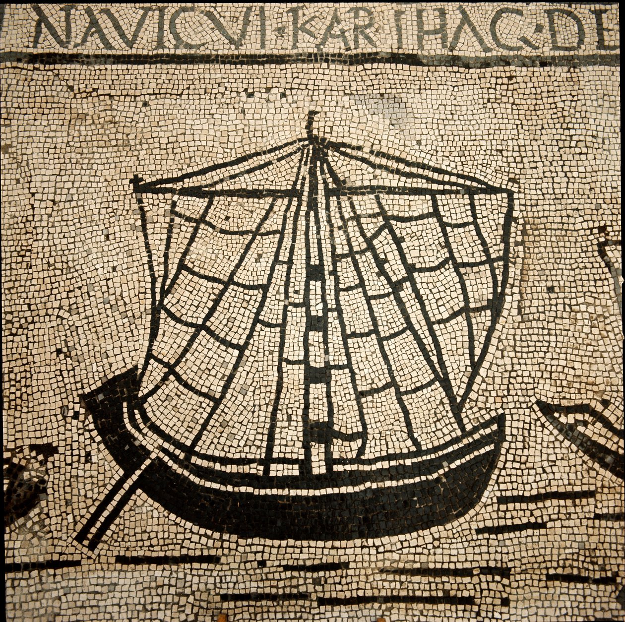 Romersk konst: lastfartyg. Mosaik från 300-talet e.Kr. Ostia, Ostia, Piazzale delle Corporazioni. Italien - romersk konst: ett fartyg lastat med varor. Golvmosaik. 3:e århundradet f.Kr. Piazzale delle Corporazioni, Ostia, Italien av Roman