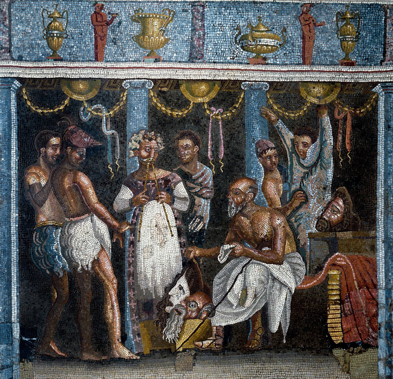 Romersk konst: förberedelser för ett satiriskt drama. Mosaik. 70 A.D. Från Pompeji, den tragiske poetens hem. Dämpa. 58x59 cm Neapel, Museo Archeologico Nazionale - Romersk konst: en teatralisk trupp som håller på med ett satiriskt drama. Mosaik. 70 e.Kr.  av Roman