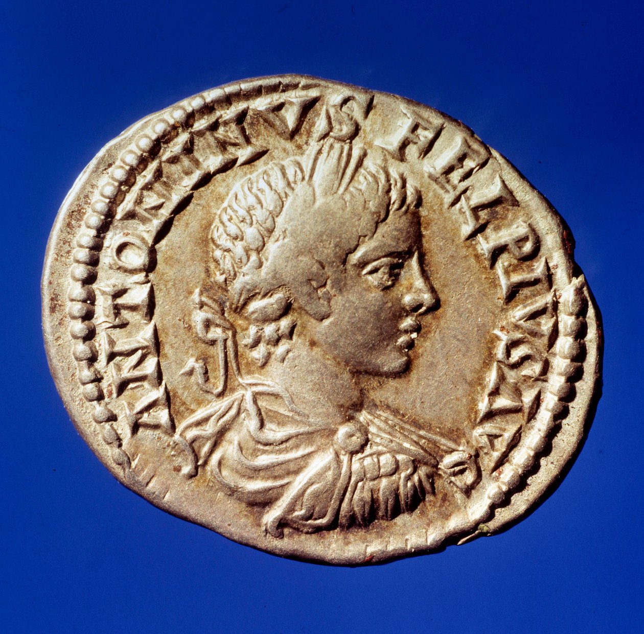 Romersk konst: silverförnekare med bilden av den romerske kejsaren Elagabal (Heliogabale eller Marcus Aurelius Antoninus) (204-222 e.Kr.) Paris, B.N. av Roman