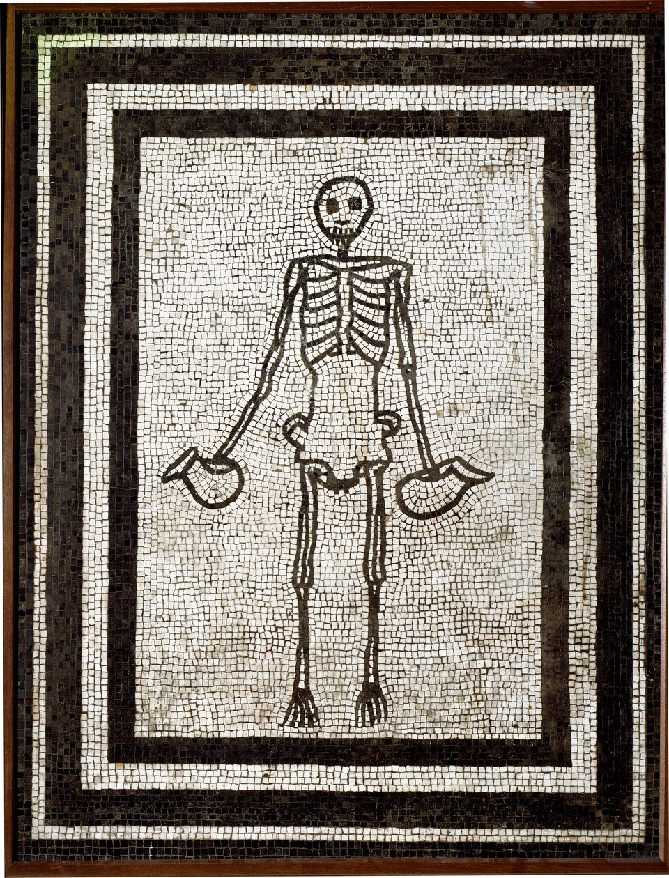 Romersk konst: skelettbärande askos. Mosaik som kommer från Vesuve-regionen. 4:e stilen. 1:a århundradet f.Kr. Dämpa. 91x70 cm Museo Archeologico Nazionale, Neapel av Roman