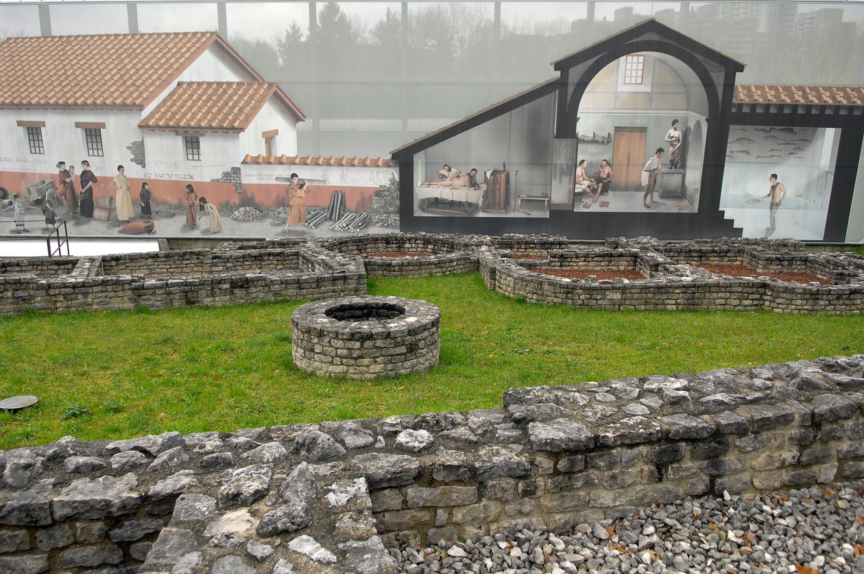 Romersk konst: utsikt över den arkeologiska platsen Augusta Raurica 15-10 f.Kr., Schweiz. av Roman