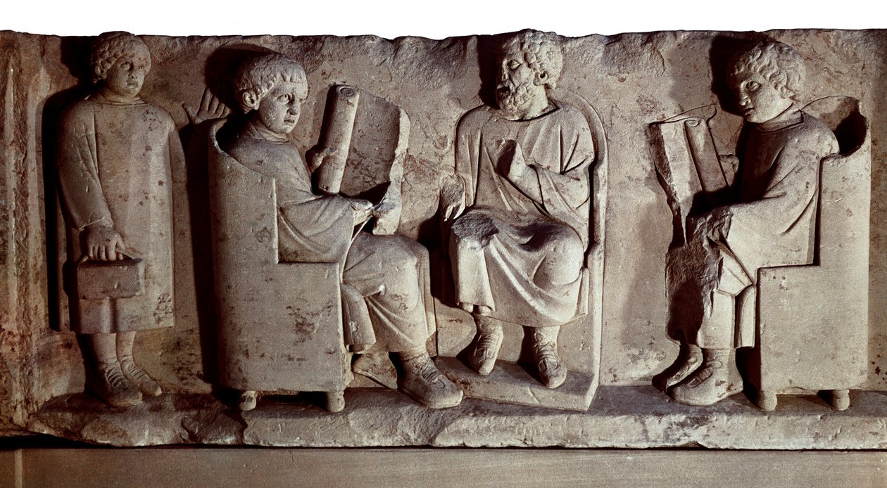 romersk civilisation. Relief föreställande skolscenen. Trier, tidigare känd på engelska som Treves är en stad i Tyskland på stranden av Mosel, erövrad av romarna under det senaste 1:a århundradet f.Kr. och omdöpt till Trevorum av Roman