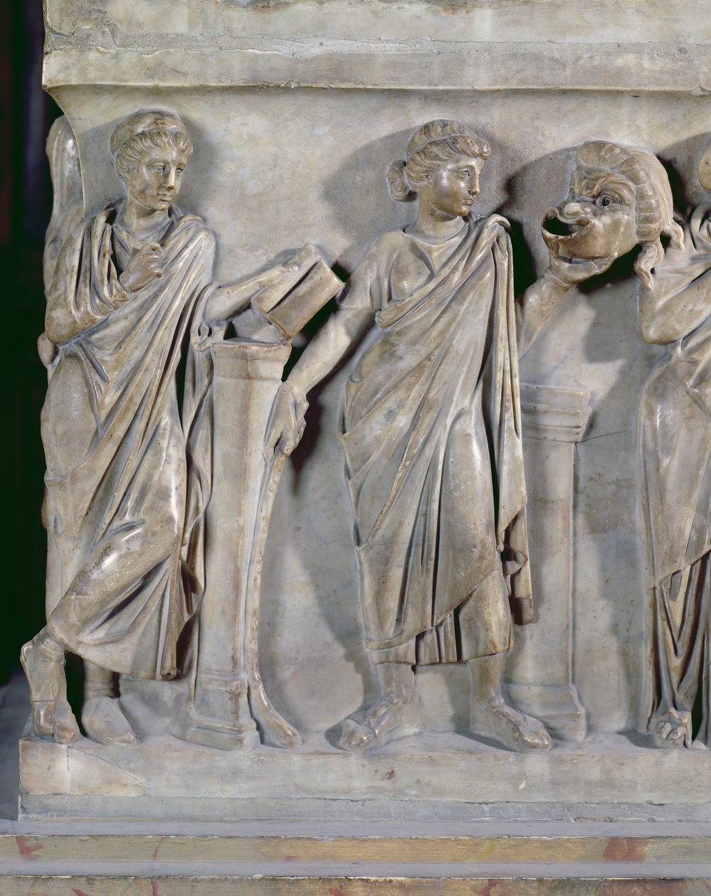 Musernas sarkofag, detalj av Clio och Thalia, c.160 AD marmor av Roman