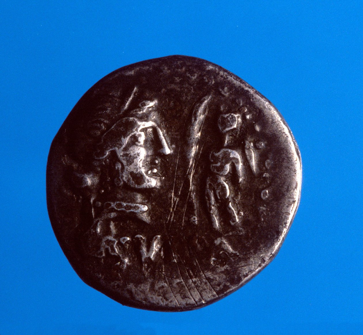 Silvermynt med bilden av den romerske politikern Lucius Cornelius Sulla (Silla eller Sylla) (138-68 f.Kr.) träffad 87 f.Kr. av Roman
