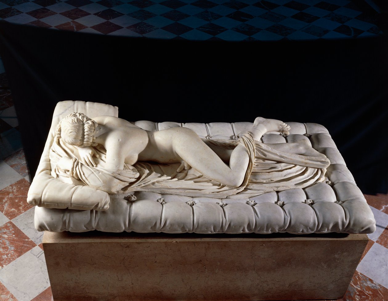 Sovande Hermafrodit, kopia efter ett original från 200-talet f.Kr., från Diocletianus bad, Rom (marmor) av Roman