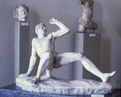 Staty av en fallande Gallien, kopia av ett original från Pergamonskola från 300-talet f.Kr. (marmor) av Roman