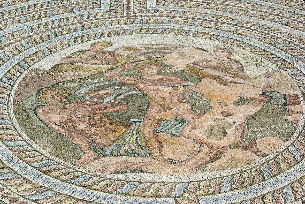 Theseus and the Minotaur, Theseus House, Paphos, Cypern (mosaik) av Roman