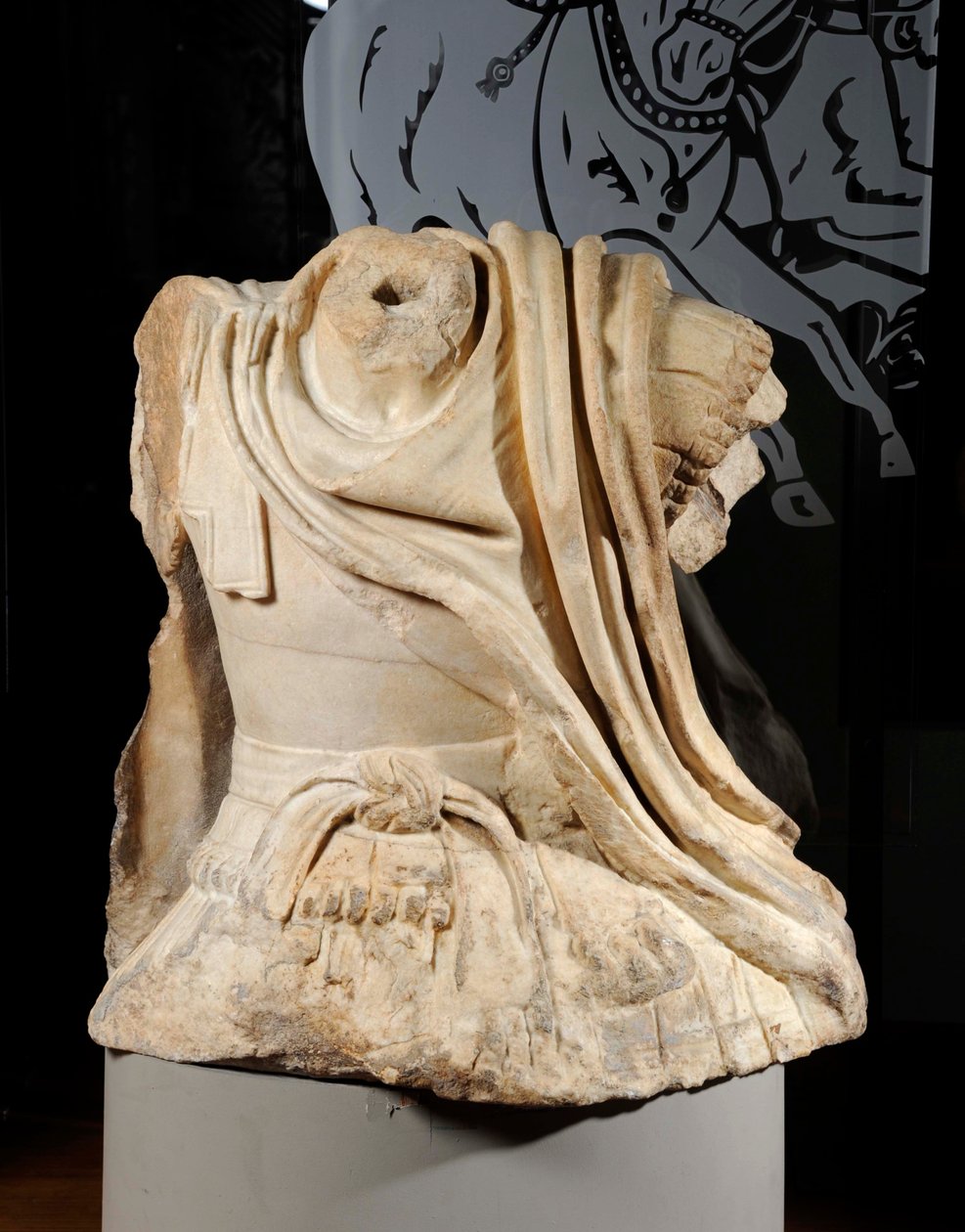 Torso av Lucio Licinio Murena inspirerad av hästryggen Alexander från bronsgruppen Lysippos tillägnad Dion, 67 AD (marmor) av Roman