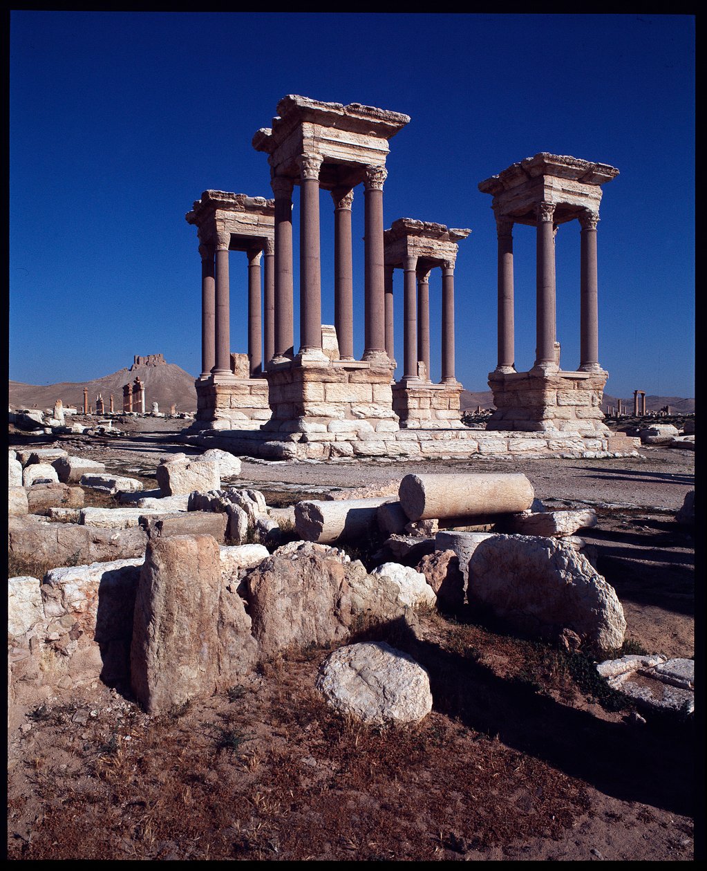 Utsikt över Tetrapylon (fotografi) av Roman