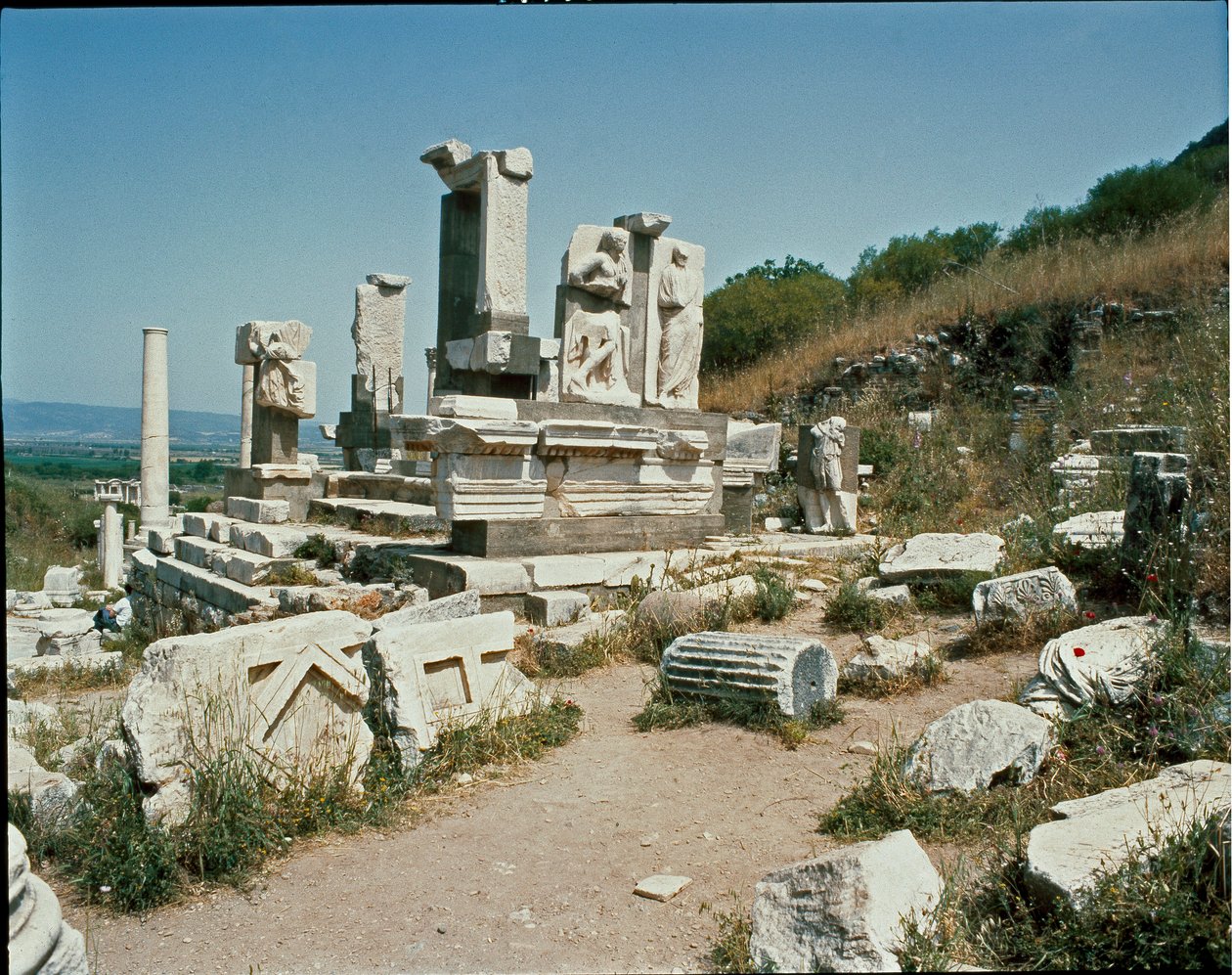 Utsikt över monumentet till Memmius av Roman