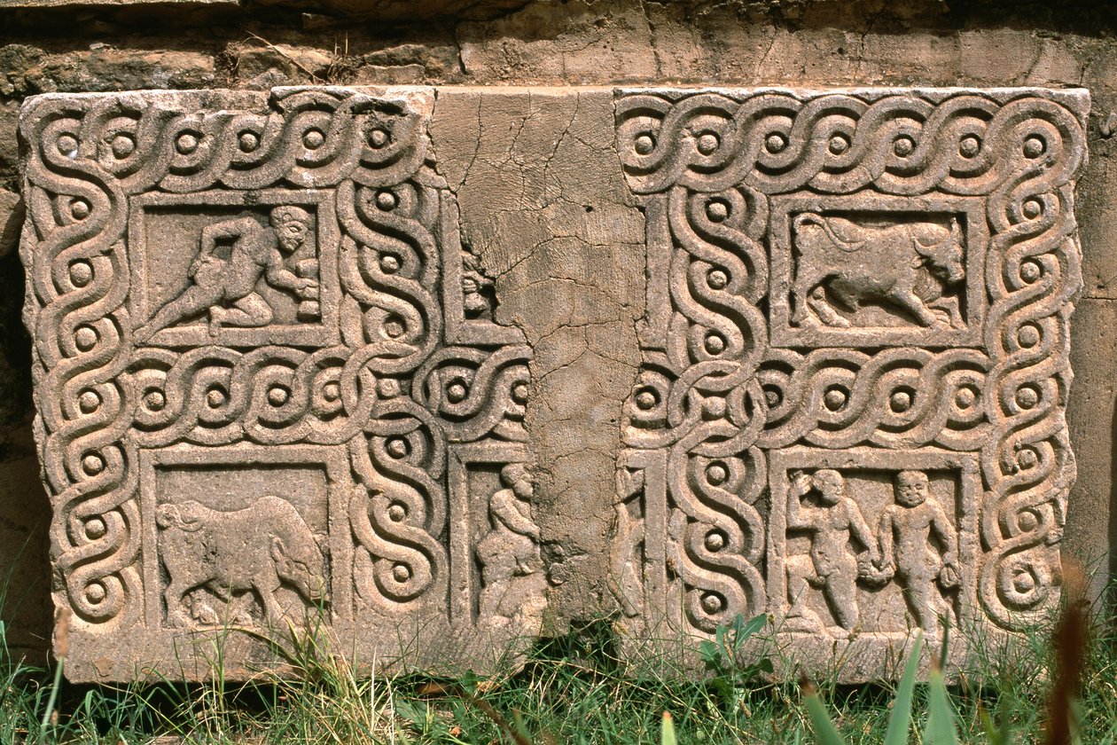 Arkitekturfragment med snidad dekoration, hög kejsartid (27 f.Kr. - 395 e.Kr.) (se detalj 267012) av Roman Imperial Period