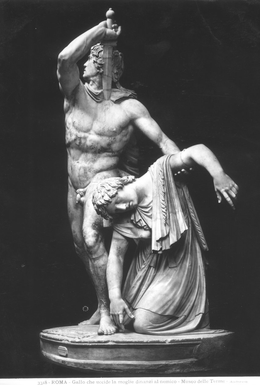 En galler som dödar sig själv efter att ha dödat sin fru före fienden, även känd som Paetus och Arria, romersk kopia av ett grekiskt original (marmor) (s/v foto) av Roman Roman