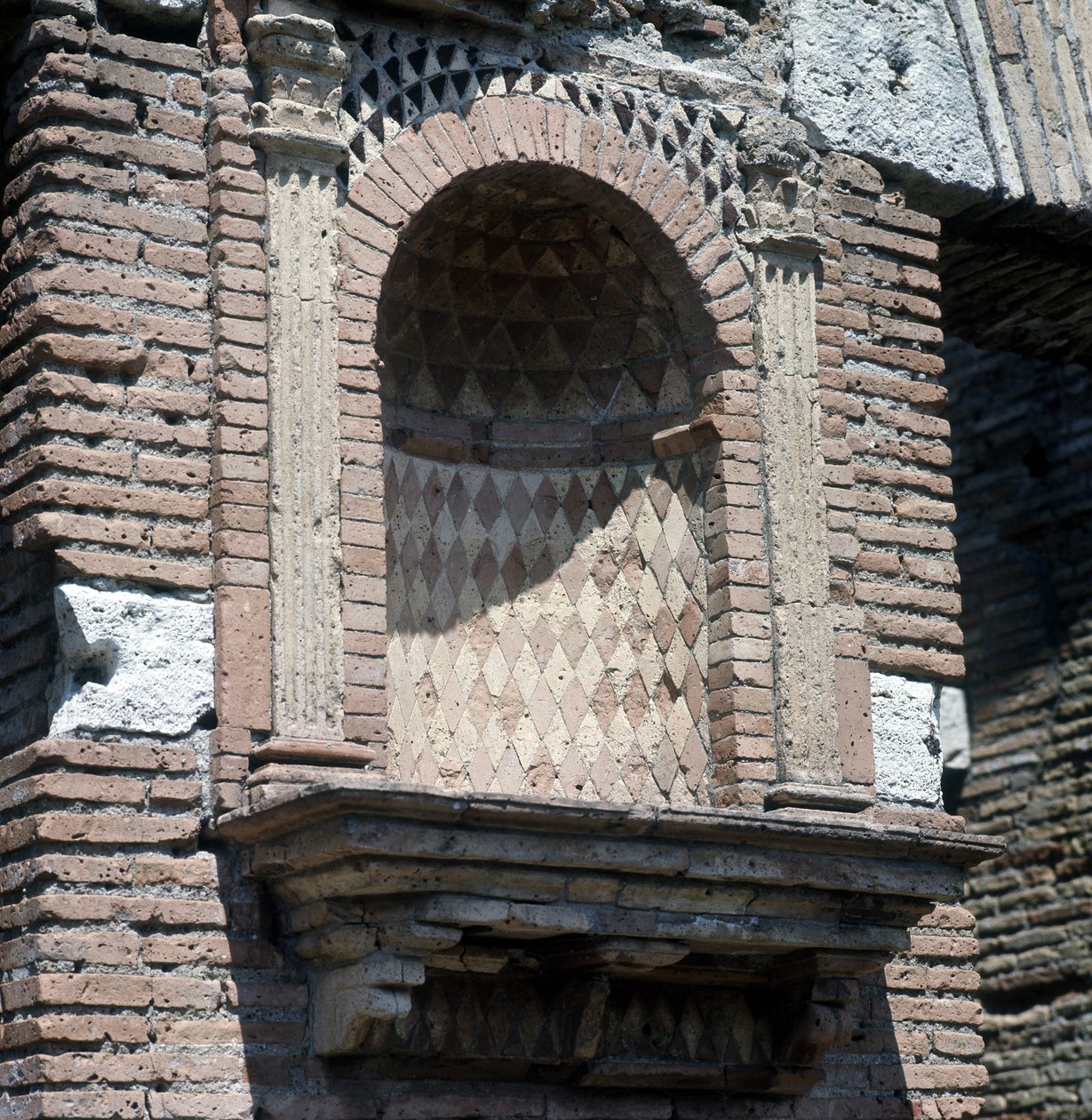 Casa del Laraire (Lararium) i Ostia (Ostia), i närheten av Rom. av Roman Roman