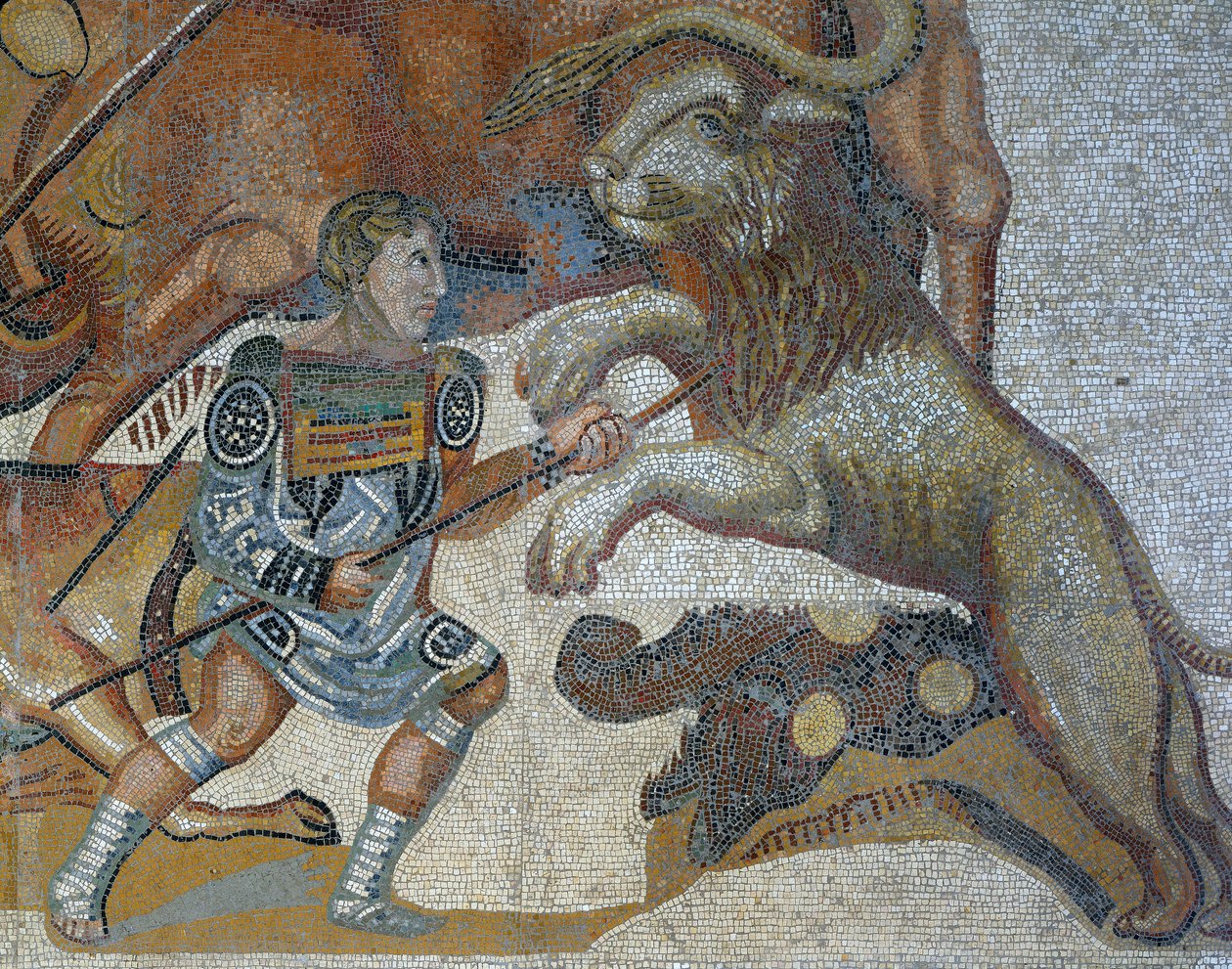 Mosaik som visar en scen av en vilddjursjakt, detalj av en gladiator som dödar ett vilt djur av Roman Roman