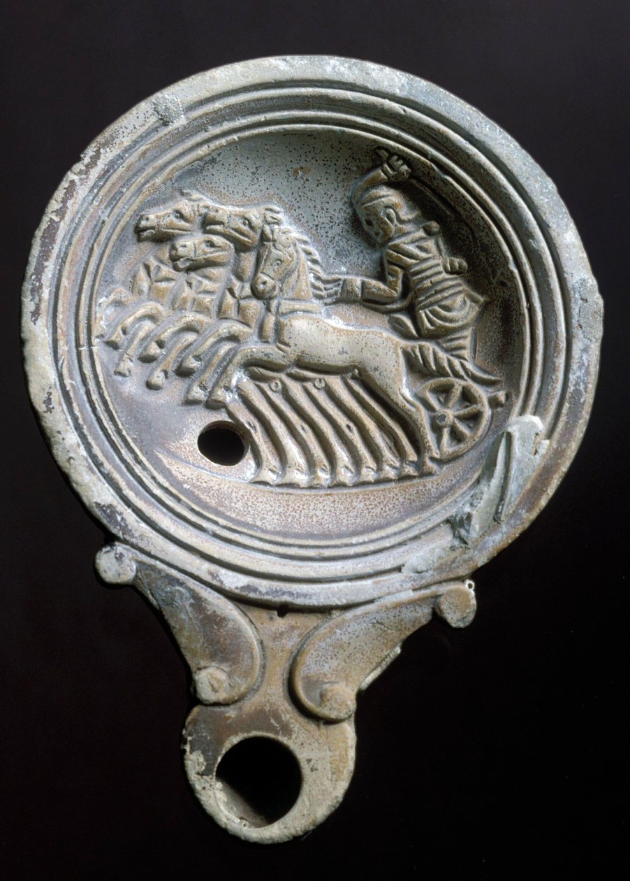 Oljelampa föreställande en racervagn med fyra hästar (terrakotta) av Roman Roman