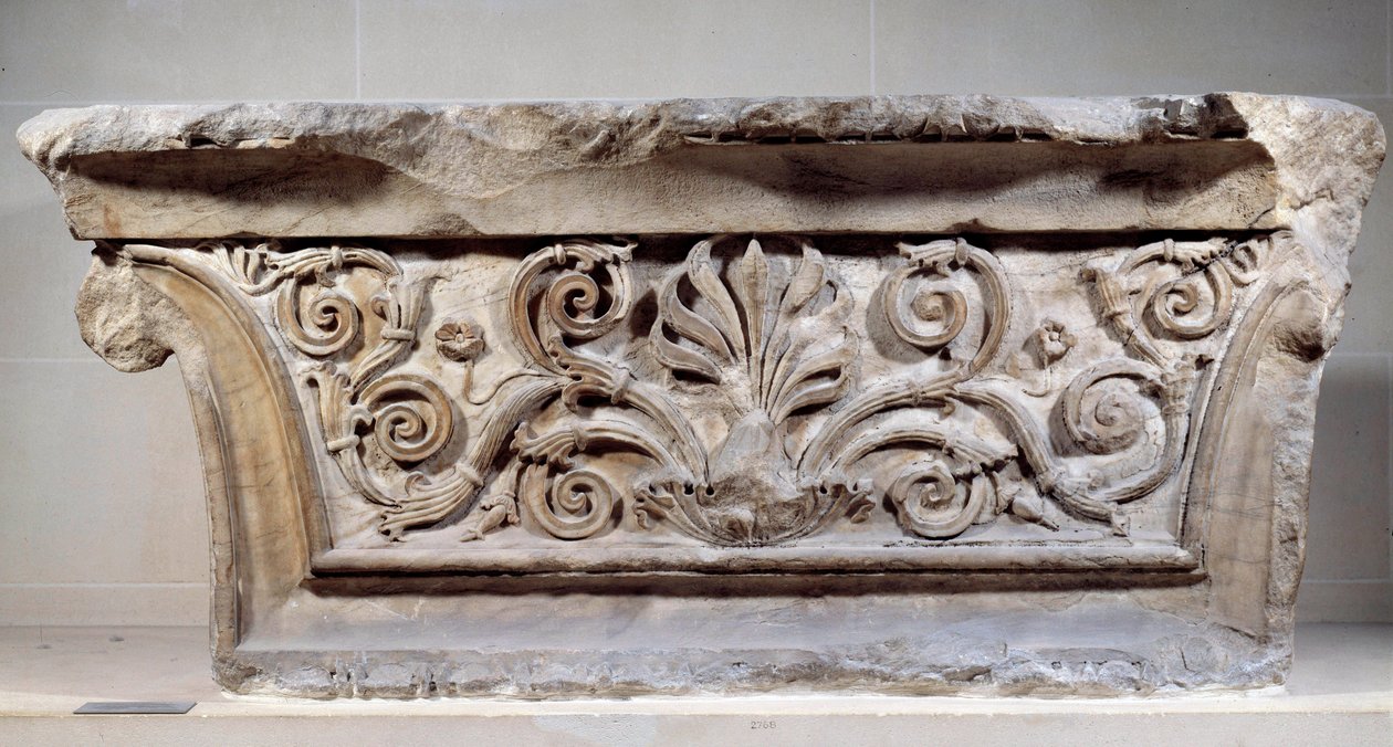 Pilaster huvudstad. Romarrikets arkitektur. Paris, Louvren av Roman Roman