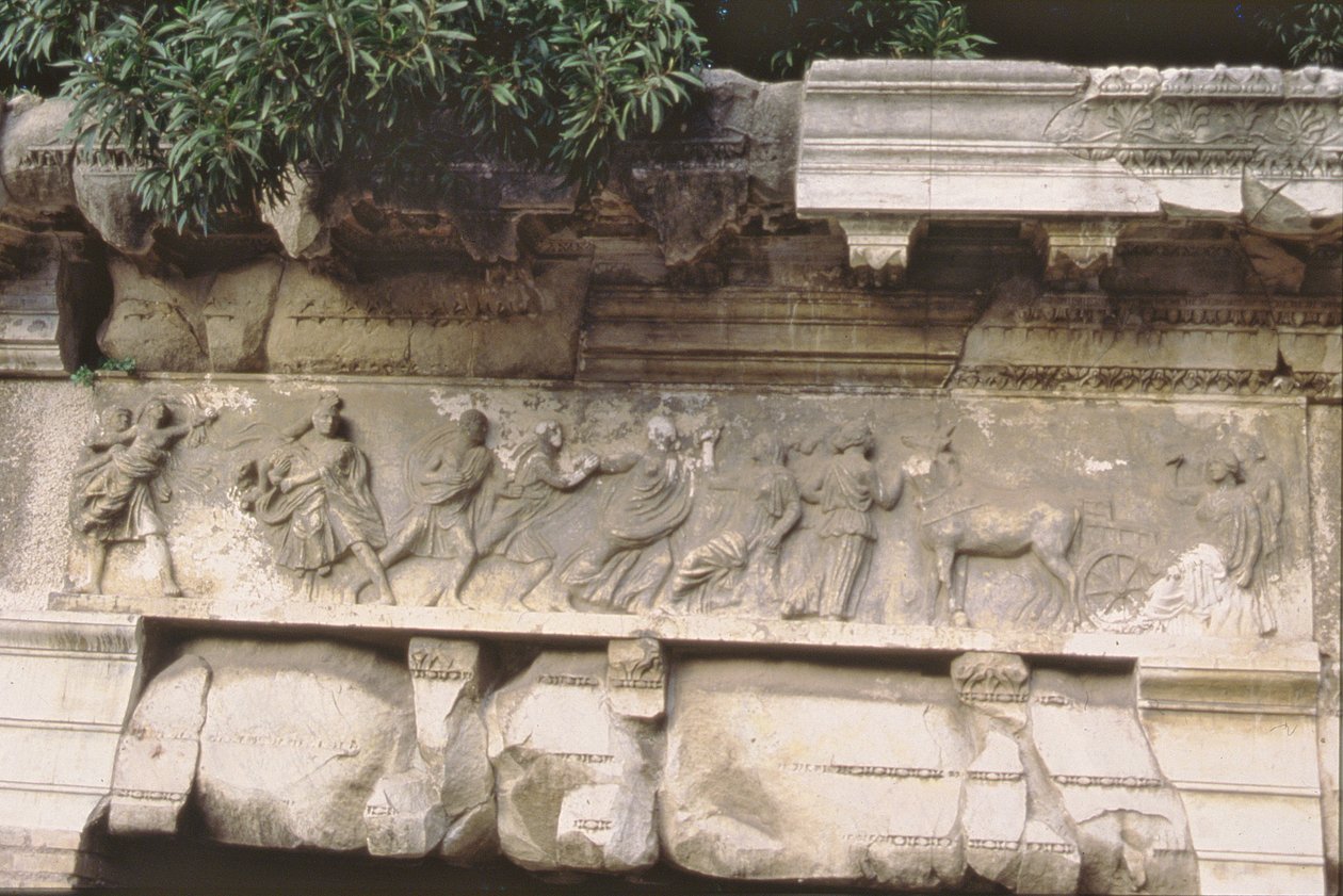 Rape of the Sabines, från en fris från Basilica Aemilia (marmor) av Roman Roman
