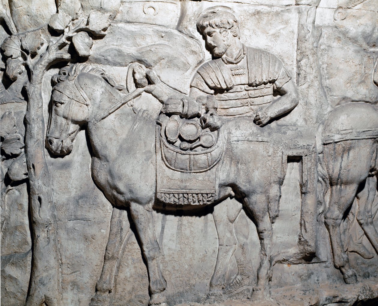 Romersk konst: "" En mullet load of loot"" Mögel från 1862 som återger basrelieferna av Trajanus kolumn (kolonn Trajane) (Colonna Traiana) i Rom byggd under kejsar Trajanus regeringstid (53-117). Trajane-kolumnen firar minnet av de segerrika kampanjerna o av Roman Roman