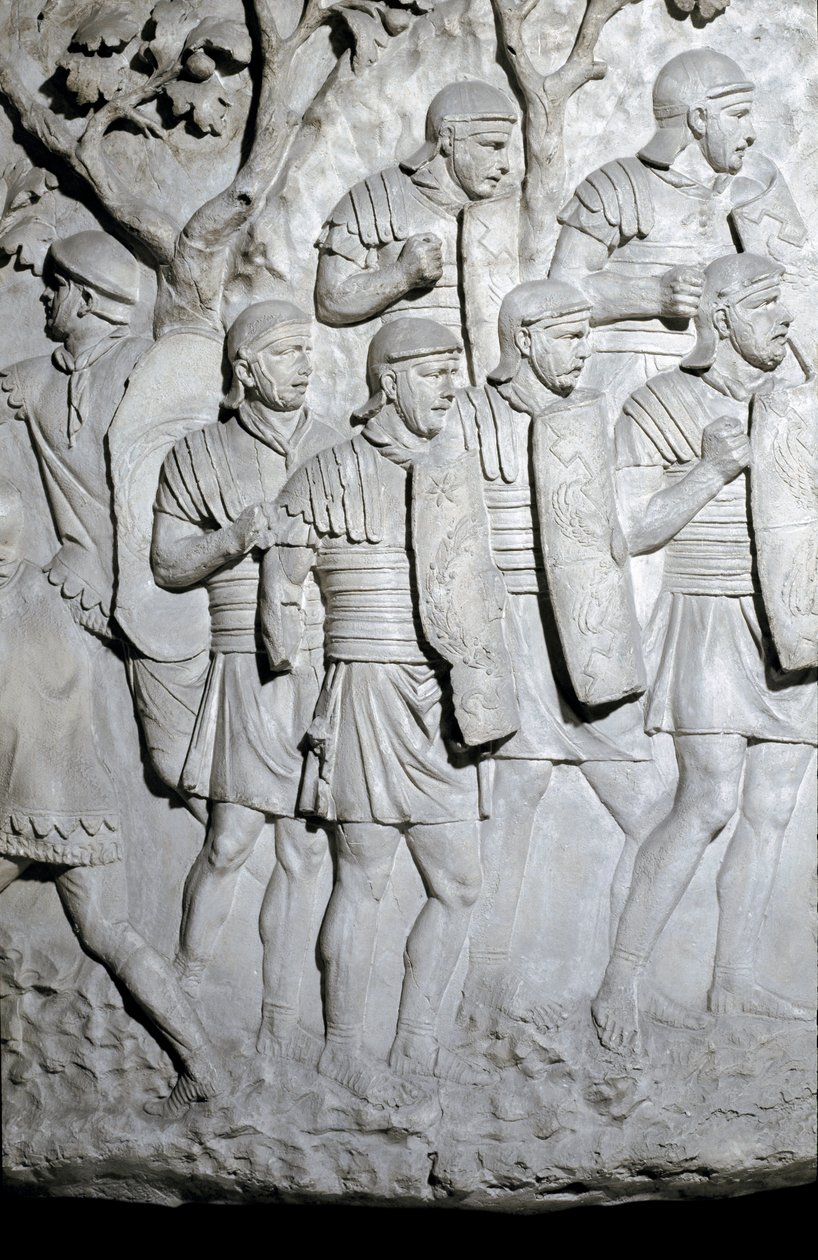 Romersk konst: "" Romerska legionärer redo för strid"" Form från 1862 som reproducerar basrelieferna av Trajanus kolumn (kolonn Trajane) (Colonna Traiana) i Rom byggd under kejsar Trajanus regeringstid (53-117). Trajane-kolonnen firar segern av Roman Roman