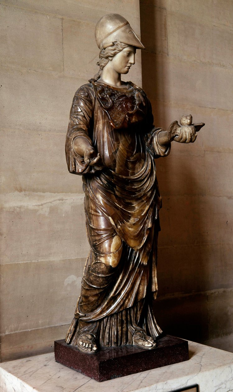 Romersk antikvitet: staty av Minerva draperad och täckt med egiden som håller en uggla i handen. Skulptur i albaster och marmor. Hon är identifierad med den grekiska gudinnan Athena. Sön 1.33 m. Paris, Louvren av Roman Roman
