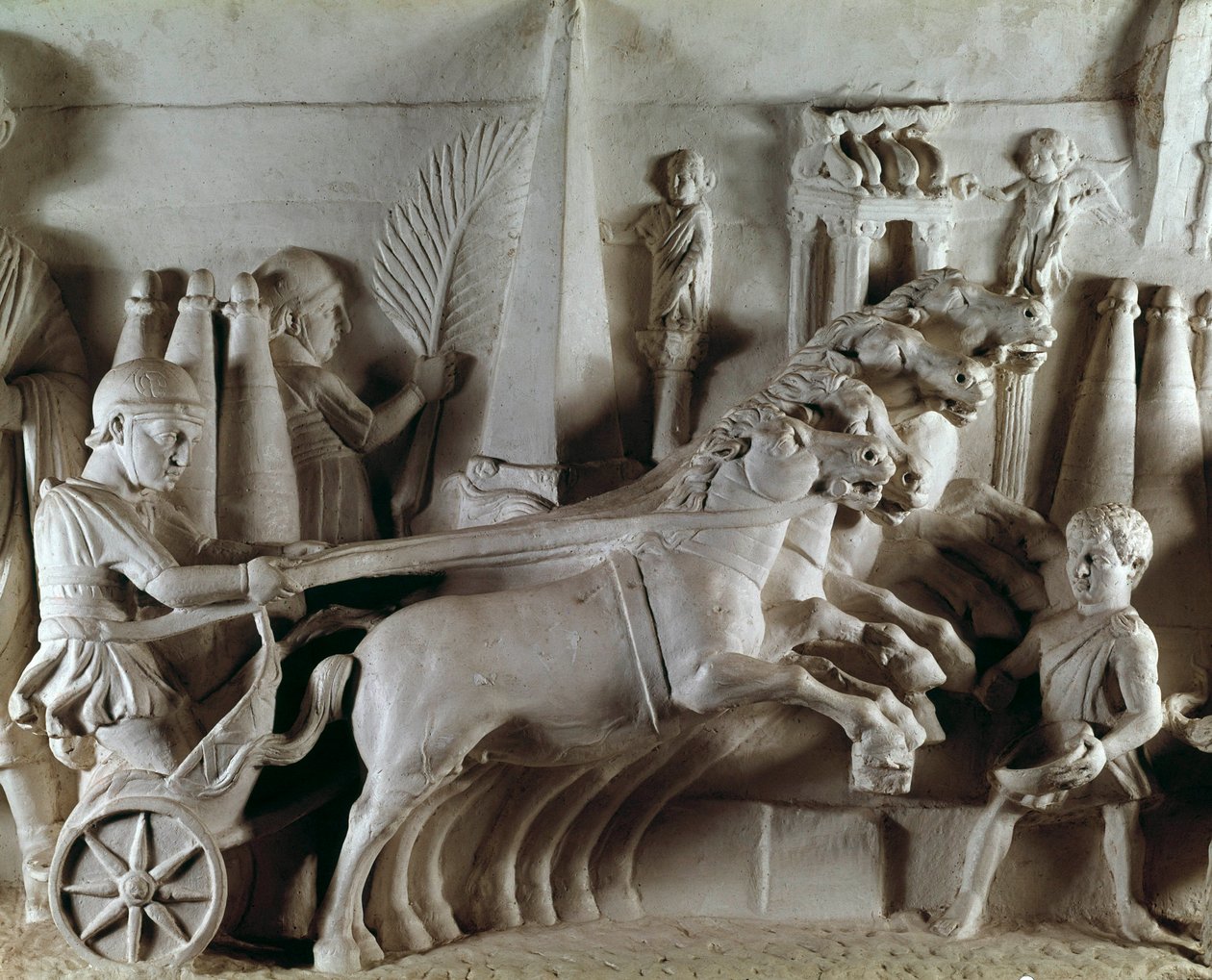Romersk konst: skulpterad relief som representerar en fyrhjulig vagn som dras av fyra hästar. Museum för romerska antikviteter, Rom av Roman Roman