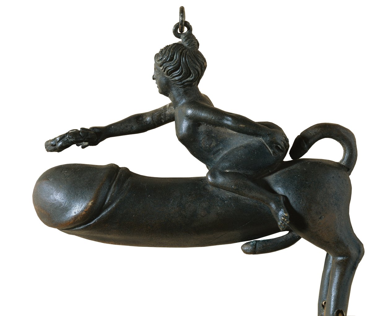 Sasamon Phallus. 1:a seklet. Djur med bröstkorg, ben och svans i form av ollon, monterad av kvinna med lagerkrans. Amulett mot det onda ögat. Romersk konst. Tidigt kejsardöme. Skulptur på brons. SPANIEN. CATALONIA. BARCELONA. Barcelona. Kataloniens arkeolo av Roman Roman