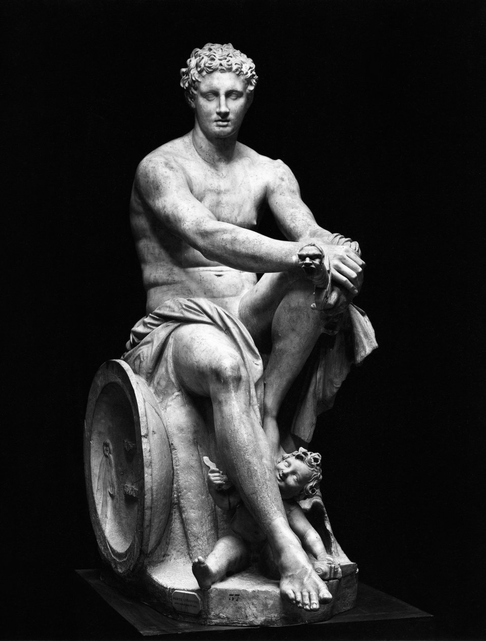 Ares Ludovisi, kopia av ett grekiskt original från 300-talet f.Kr. (marmor) (s/v foto) av Roman Roman