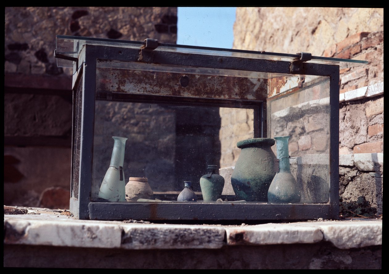 Fartyg i korsningen mellan cardo V och nedre decumanum, 500-talet f.Kr.-1:a århundradet e.Kr. av Roman Roman