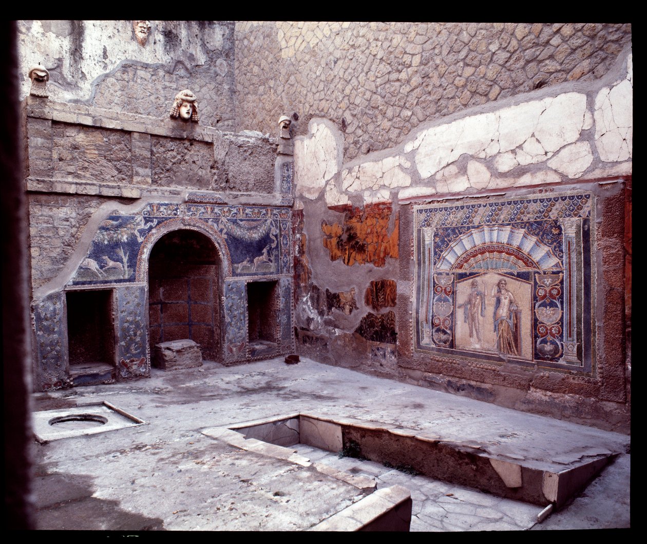 Utsikt över triclinium i casa di Nettuno e Anfitrite, 500-talet f.Kr.-1:a århundradet e.Kr. av Roman Roman