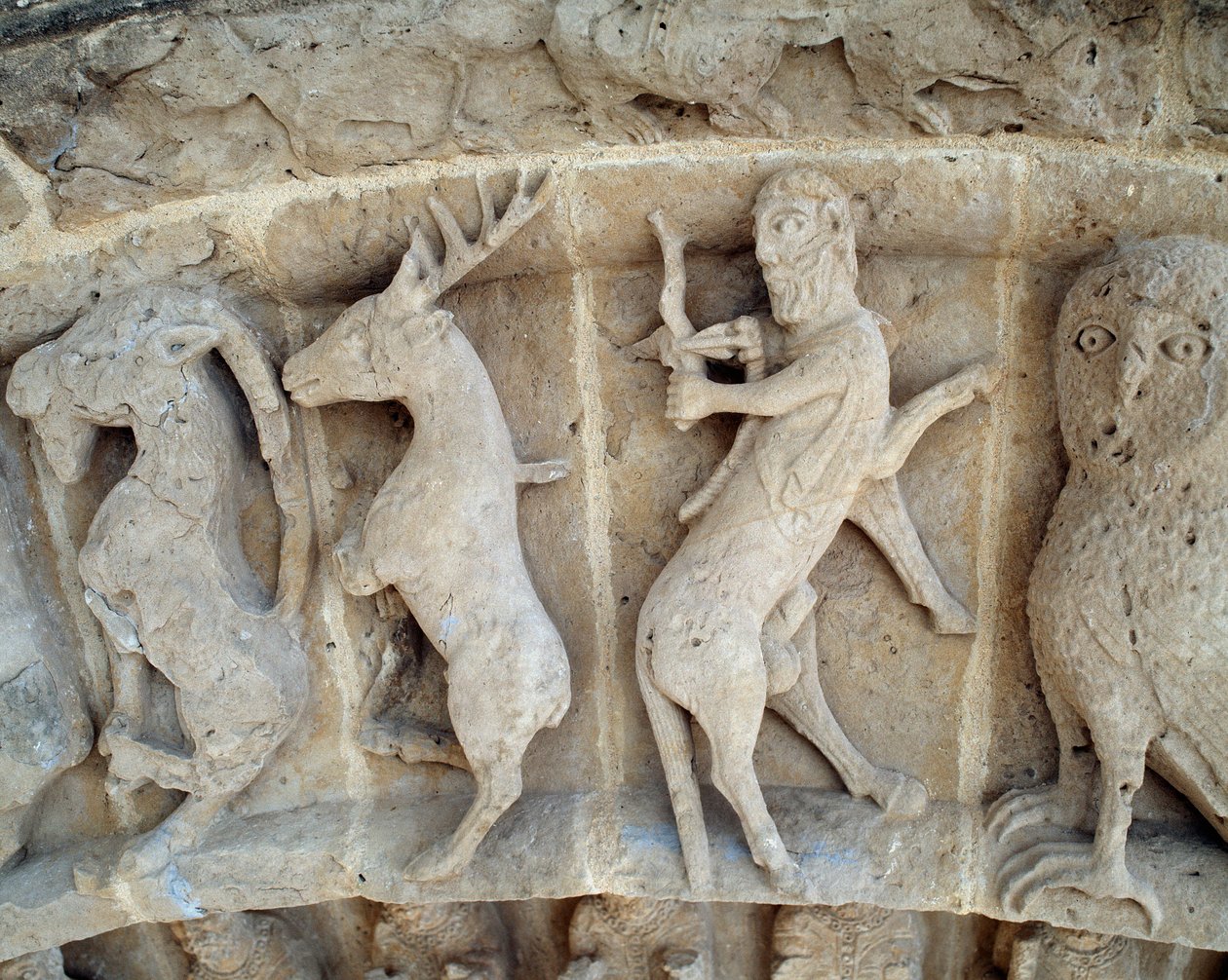 En skytt. Detalj av skulpturer av den södra portalen av Romanesque