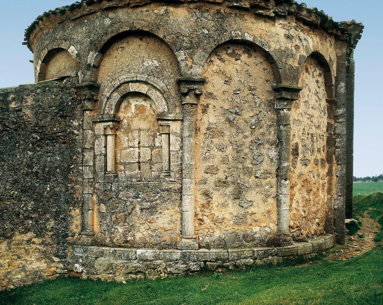 Absid sedd från utsidan, Johannes Döparens kyrka. Michael (katolska församlingen St. Mikael ärkeängeln) i Valdenebro, Soria, Kastilien och León, Spanien, sent 1100-tal - tidigt 1200-tal (foto) av Romanesque