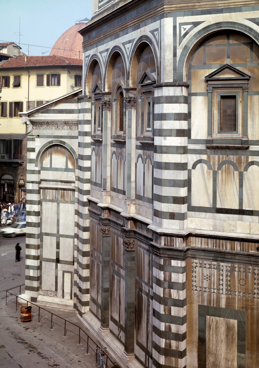 Exteriör vy av Baptistery St John the Baptist (Florence Baptistery) av Romanesque