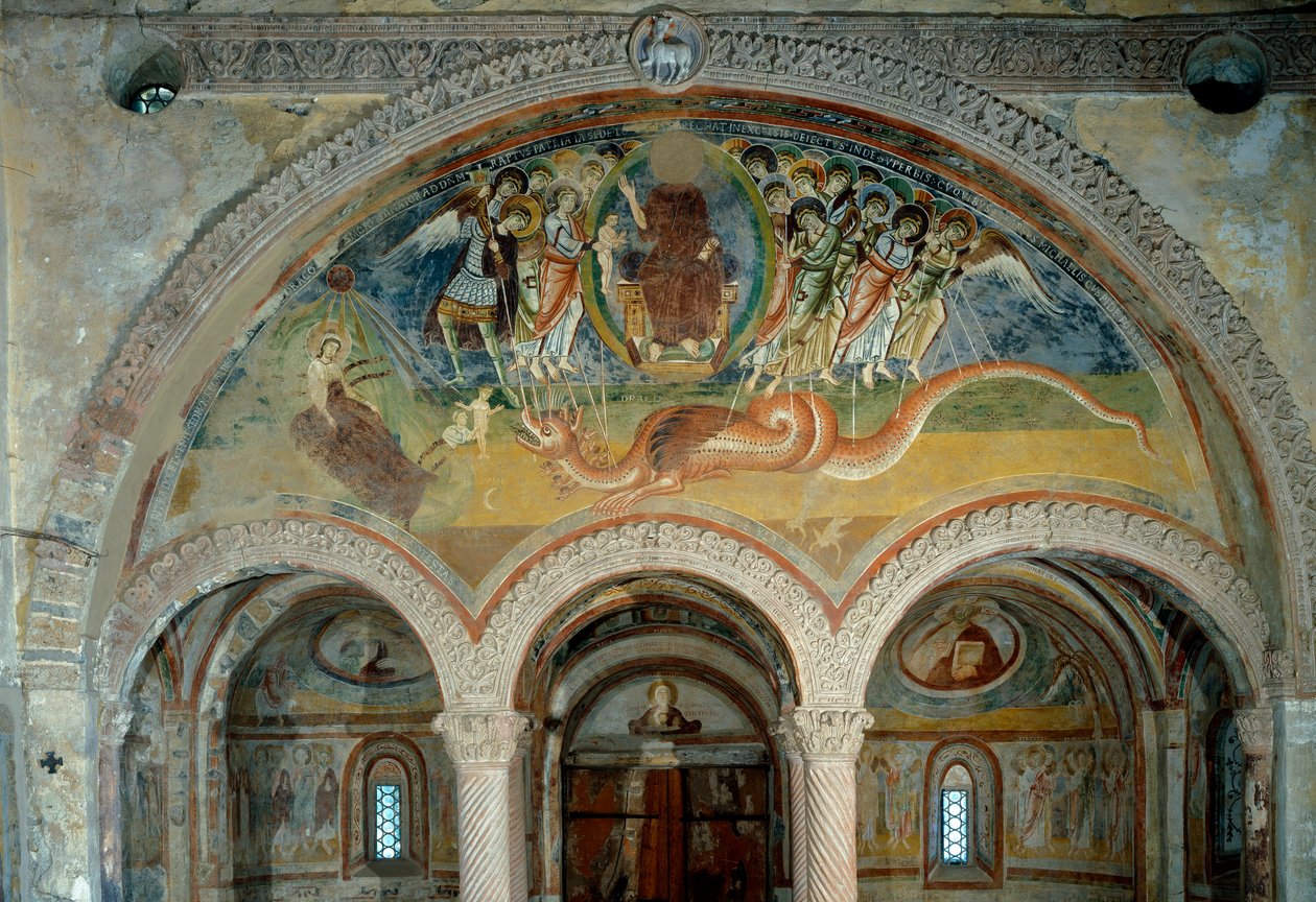 Representation av apokalypsen: änglarna genomborrar med sina pilar monstret med sju huvuden av Romanesque
