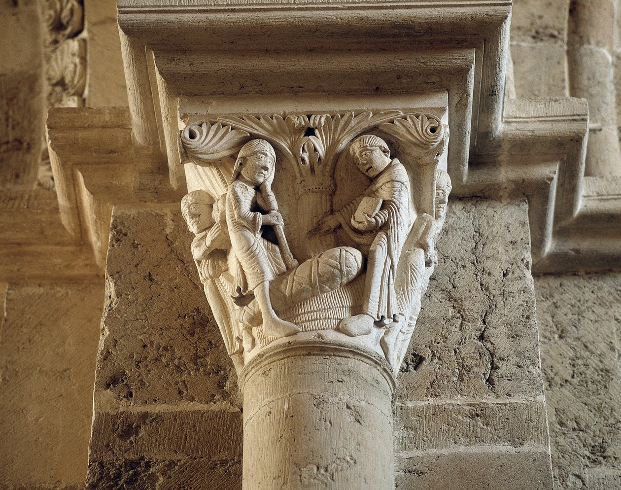 Saint Benedict återupplivar sonen till en bonde, huvudstad i narthexen (skulptur) av Romanesque