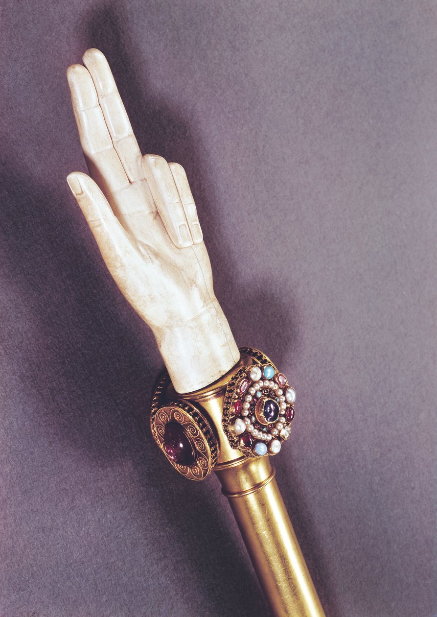 Rättvisans hand av Frankrikes kungar, från skatten St. Denis (elfenben och ädelstenar) (se även 110931) av Romanesque