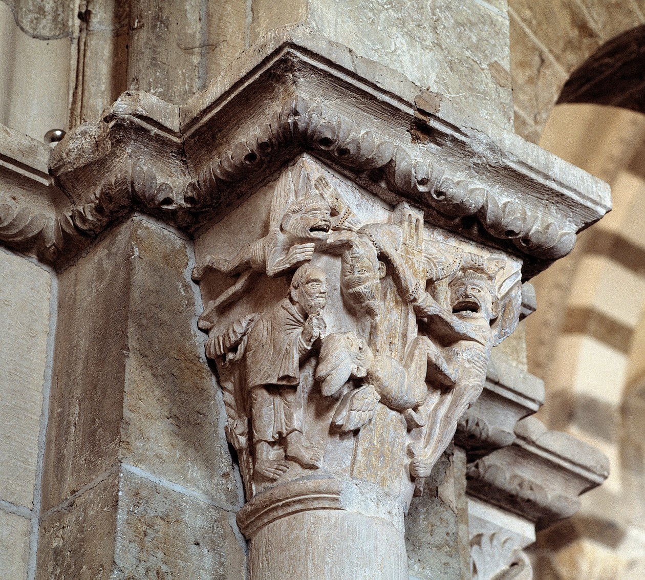 Visionen av den helige Antonius av Padua (snickrad huvudstad) av Romanesque