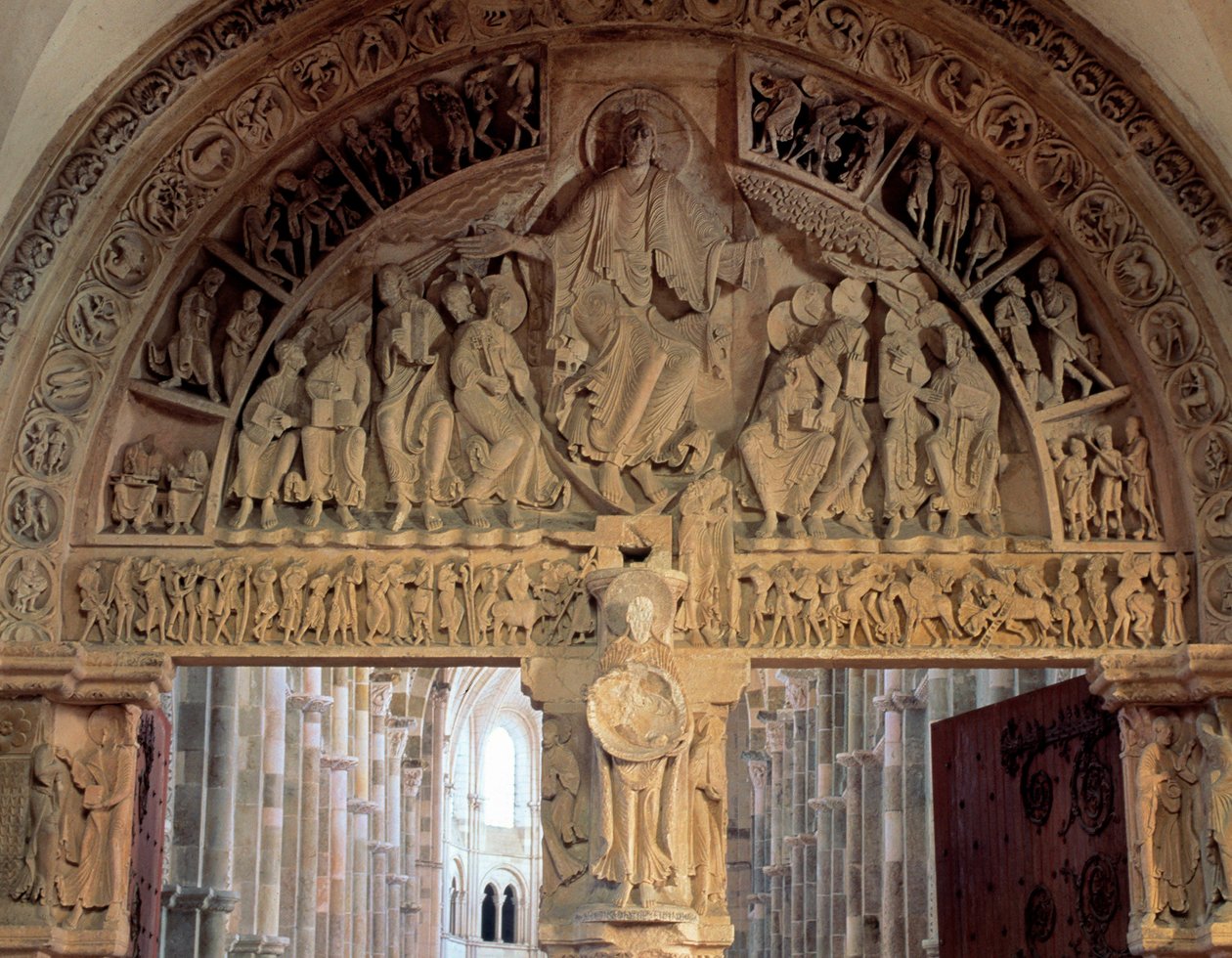 Tympanum i basilikan i Vezelay som representerar Kristus i majestät (Jesus Kristus i härlighet är representerad inuti en mandorla) 1100-talet. Vézelay basilikan av Romanesque