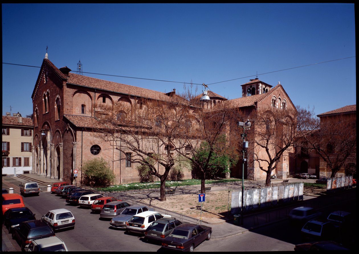 Utsikt över basilikan av Romanesque