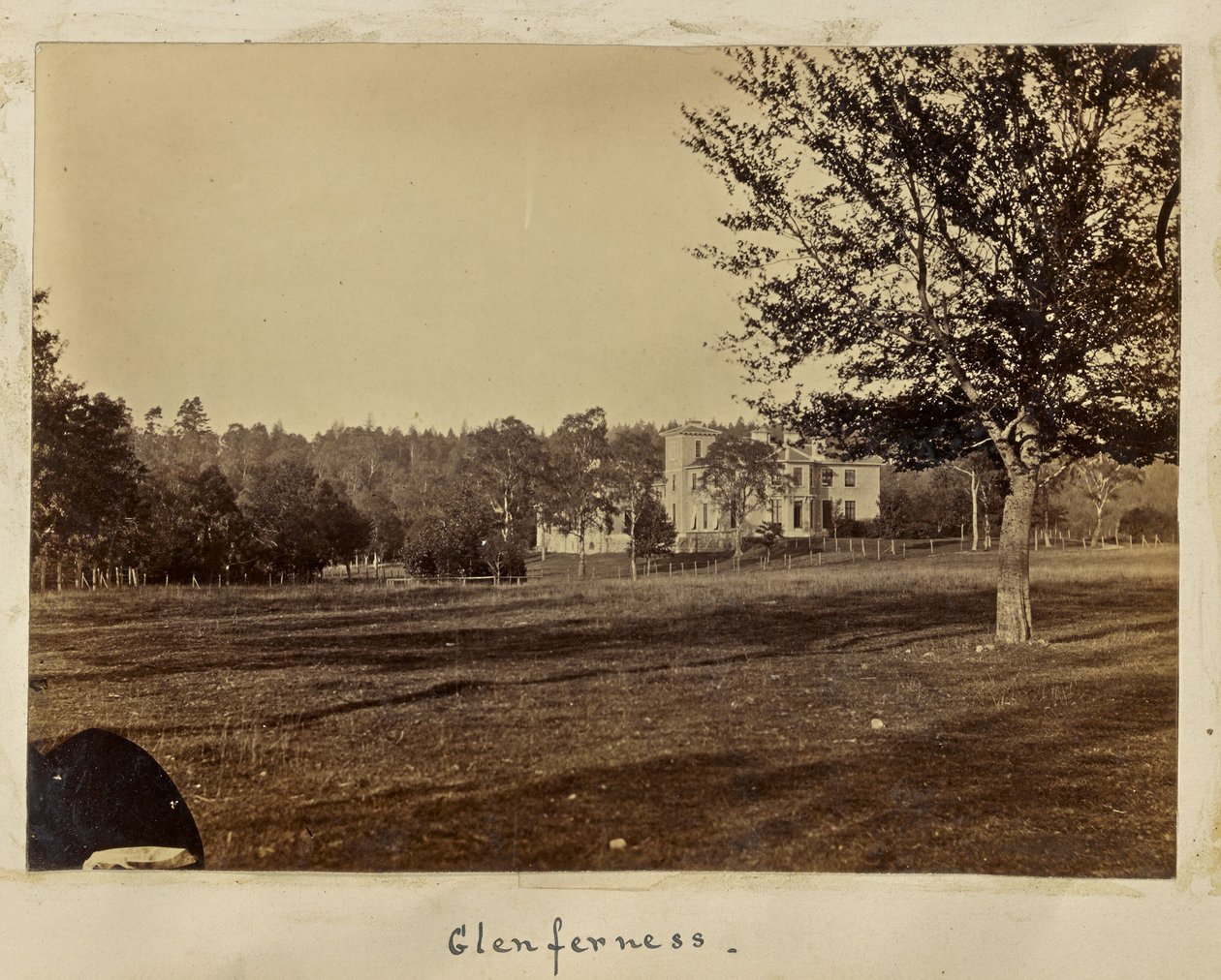 Glenferness av Ronald Ruthven Leslie Melville