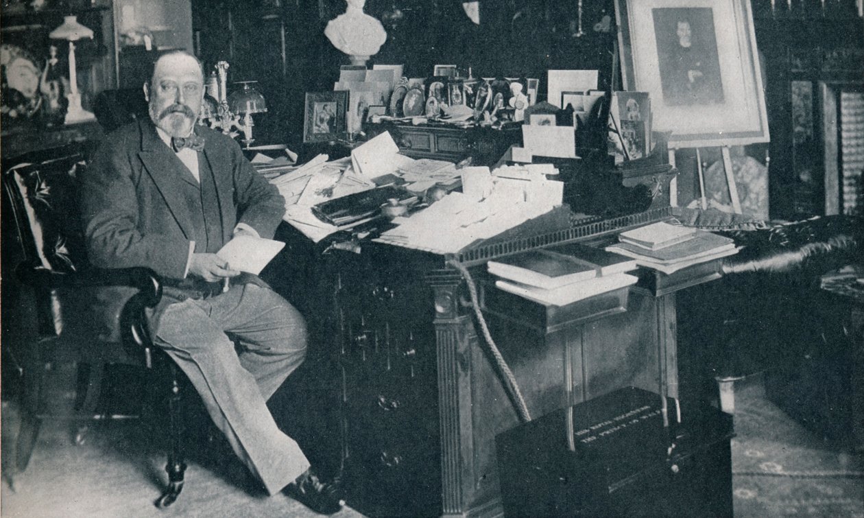 Kung Edward VII i hans arbetsrum vid Marlborough House, London, c1904 1911 av Russell and Sons