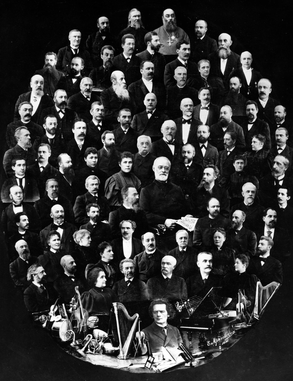 Ett montage av porträtt som visar lärare vid St. Petersburgs konservatorium, Rysslands äldsta musikaliska akademi, 1896 av Russian Photographer