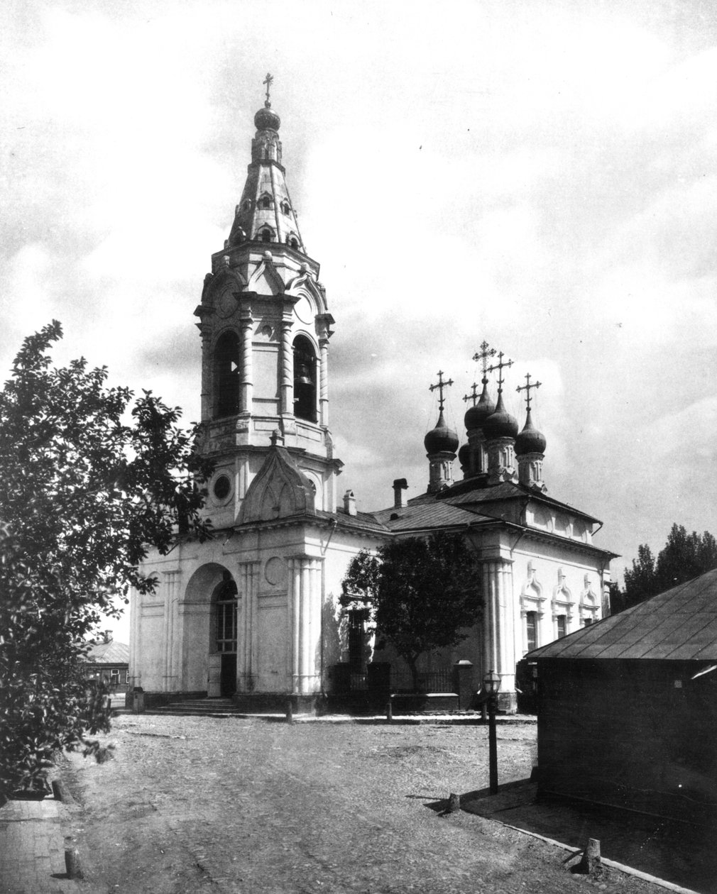 Kyrkan av bebådelsen på bankerna, nära Plyushchikha, Moskva av Russian Photographer