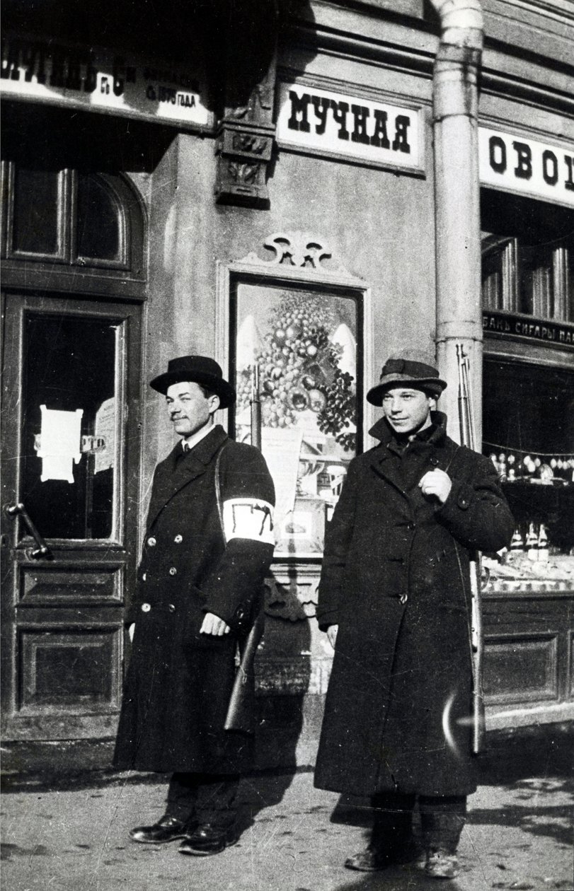 Stadsmilis på Kamennoostrovsky Prospekt i Petrograd, 1917 av Russian Photographer