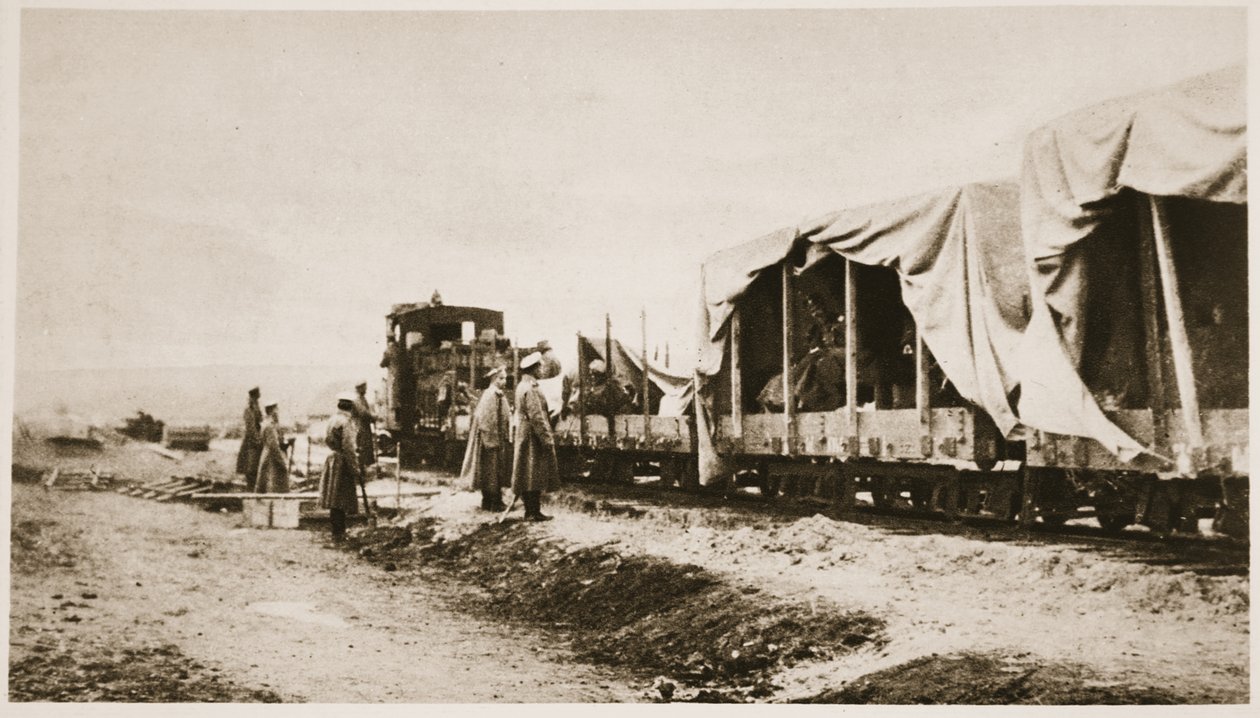 Ryska arméns reseanläggningar för krigskorrespondenter: Tidningsmän på jobbet i ett av deras specialtåg, från The Illustrated War News av Russian Photographer