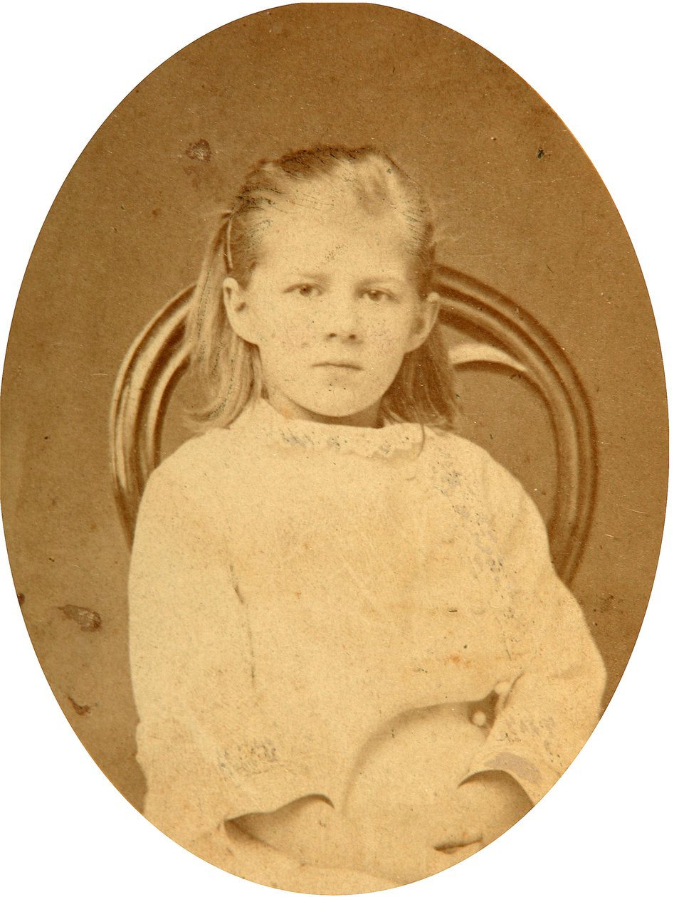 Porträtt Lyubov F. Dostojevskaja (1869-1926), dotter till författaren Fjodor Mikhailovitch Dostojevskij (Fedor, Fiodor Dostojevski, Dostojevskij, Dostojevskij) (1821-1881). Albumin foto av Russian Photographer