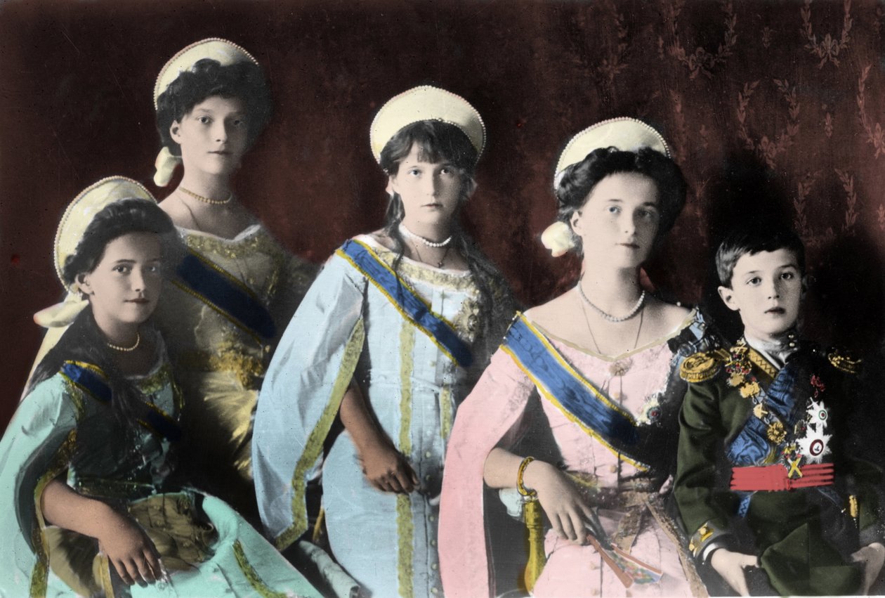 Porträtt av barnen till den ryske tsaren Nicholas II (1868-1918) av Russian Photographer