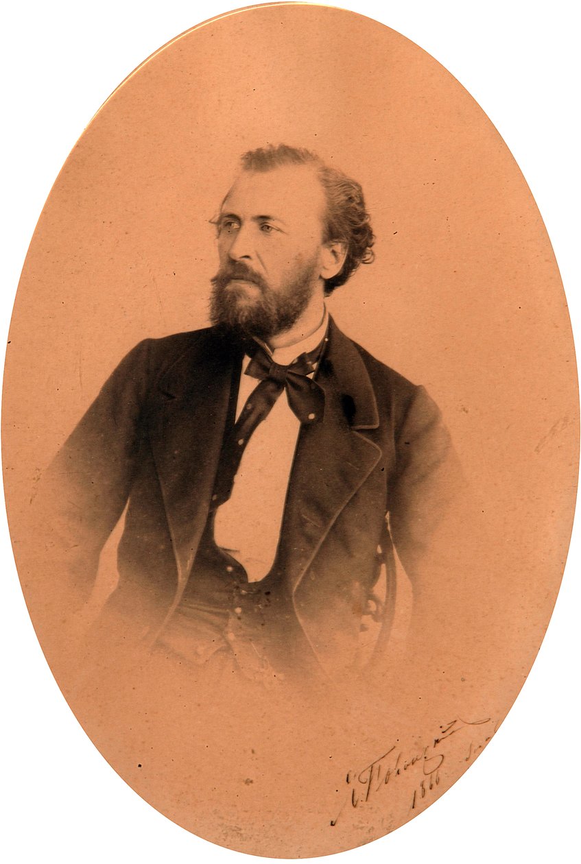 Porträtt av poeten Yakov Petrovich Polonsky (Iakov Petrovitch Polonski) (1820-1898). Albumin foto av Russian Photographer